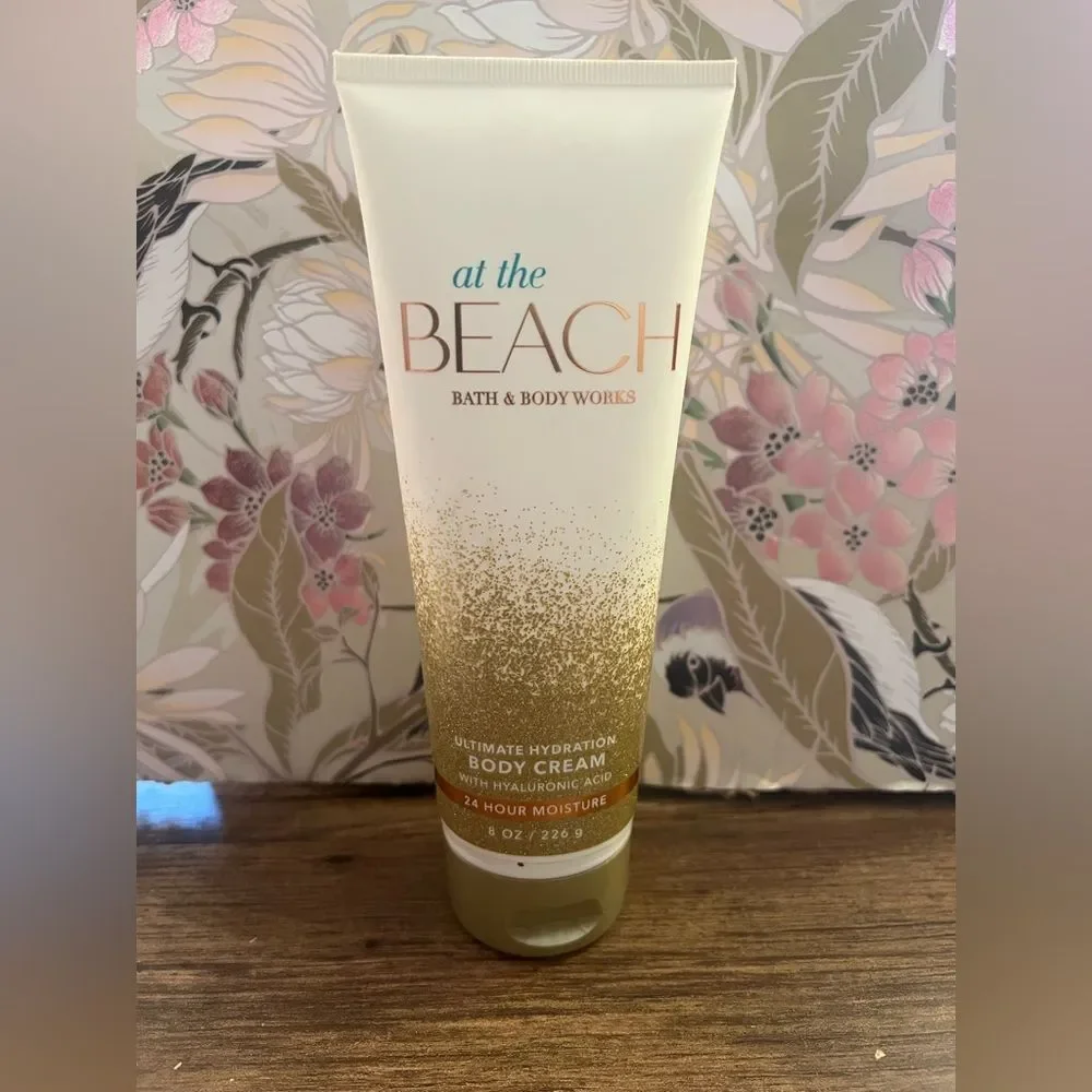 Bath & Body Works At The Beach Body Cream - Gold and Cream